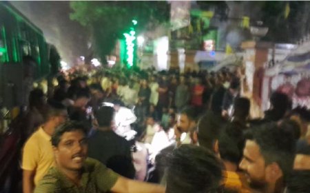 स्पर्धा परीक्षेची तयारी करणाऱ्या विद्यार्थ्यांचं पुण्यात ठिय्या आंदोलन.