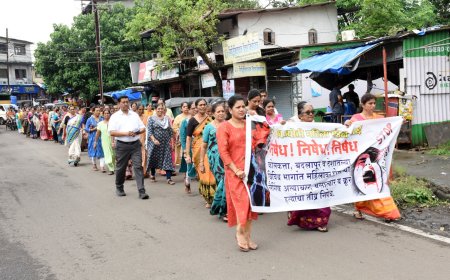 नवज्योती महिला मंडळाच्या वतीने कँडल मार्च