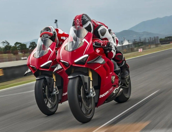 YEIDA ने डुकाटीला मोटरसायकल रेस ट्रॅक निर्माण करण्यासाठी २०० एकर जमीन दिली.