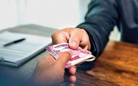 गुजरात एसीबीकडून १० लाखांच्या लाचेसह मुंबई पोलीस अधिकाऱ्याला अटक