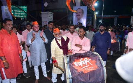 छगन भुजबळ यांनी घेतला ढोल वाजविण्याचा आनंद