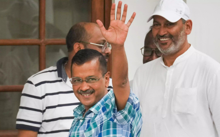 Arvind Kejriwal Visits Hanuman Temple and Rajghat a Day After Bail Release