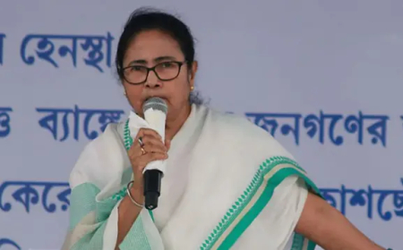 डॉक्टरों के मंच पर पहुंचीं ममता, कहा-मुख्यमंत्री नहीं, बड़ी बहन के रूप में आई हूं, सभी मांगों पर विचार करूंगी