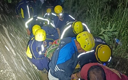 मलबा आने से मार्ग अवरुद्ध, दिल्ली बैंड के पास फंसे 400 यात्री, एसडीआरएफ ने बचाया