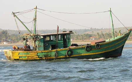 समुद्र में मछली पकड़ने गए 49 मछुआरे लापता, डायमंड हार्बर में हेलीकॉप्टर से तलाशी शुरू