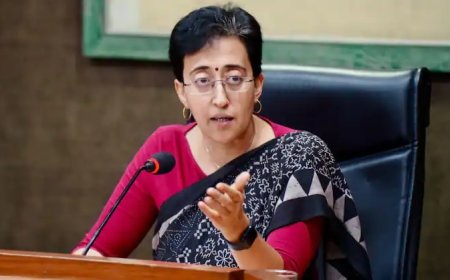 आतिशी संभालेंगी दिल्ली की कमान
