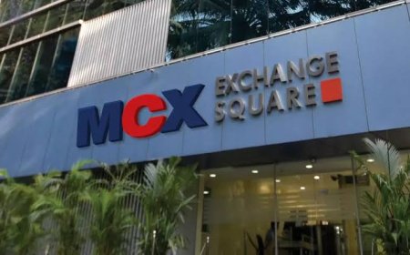 एमसीएक्स पर सोना वायदा में रु.224 और चांदी वायदा में रु.47 की वृद्धिः क्रूड ऑयल में रु.77 की नरमी कॉटन-केंडी वायदा रु.70 घटाः मेटल्स, नैचुरल गैस, मेंथा तेल में सुधारः कमोडिटी वायदाओं में 9685.34 करोड़ रुपये और कमोडिटी ऑप्शंस में 37089.52 करोड़ रुपये का टर्नओवरः सोना-चांदी के वायदाओं में 5376.21 करोड़ रुपये का कारोबारः बुलियन इंडेक्स बुलडेक्स फ्यूचर्स 18372 पॉइंट के स्तर पर