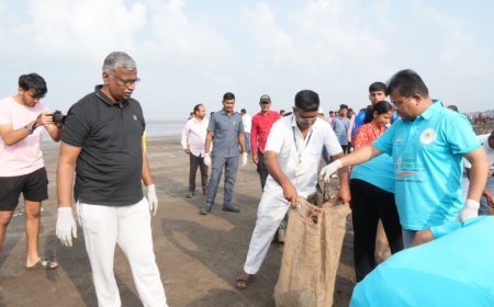 वसई विरार महानगरपालिकेच्या किनारा स्वच्छता मोहीमेचा जागतिक विक्रम:१३ हजार जणांचा सहभाग, तर ५१ टन कचरा संकलित