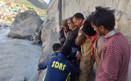 बदरीनाथ धाम के पास नदी पिता-पुत्र बहे, एक रेश्क्यू, दूसरे की खोजबीन जारी