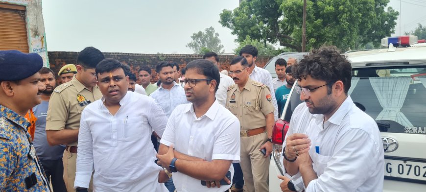 फिरोजाबादः पटाखा गोदाम विस्फोट में मृतकों की संख्या पांच हुई - मृतकों के परिजनों को चार-चार लाख रुपये की आर्थिक मदद की घोषणा
