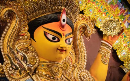 शारदीय नवरात्रि आज से शुरू, आस्था व उत्साह से श्रद्धालु कर रहे देवी दुर्गा की आराधना