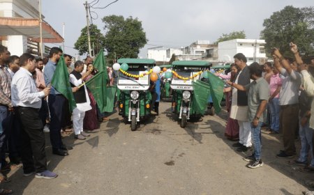 ડોર ટુ ડોર કચરો લેવા માટે 5 તાલુકાઓને 25 ઇ-રિક્ષા ફાળવાઈ