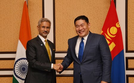 Indian Foreign Minister Jaishankar Meets Mongolian Prime Minister in Islamabad