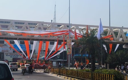 प्रधानमंत्री मोदी के स्वागत के लिए तैयार काशी, एयरपोर्ट से बाहर निकलते ही पुष्पवर्षा होगी