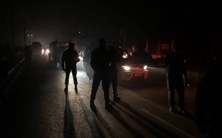 जम्मू-कश्मीर के गांदरबल में आतंकी हमला, 6 लोगों की मौत