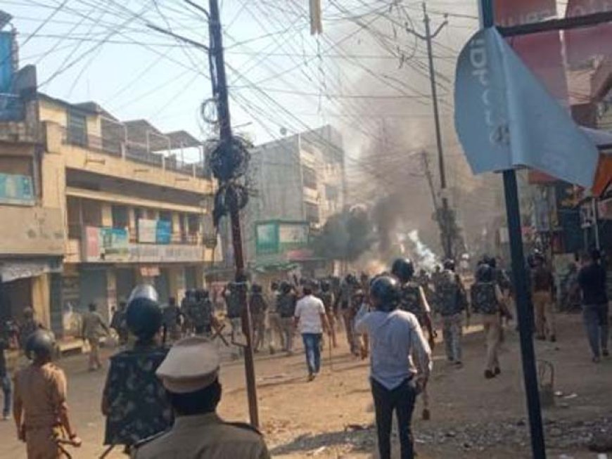महाराष्ट्र के परभणी में संविधान की प्रति के अपमान पर हिंसा और तनाव के बाद लगा कर्फ्यू -आंबेडकर अनुयायियों ने जिलाधिकारी कार्यालय सहित सैकड़ों गाड़ियों में की तोड़फोड़