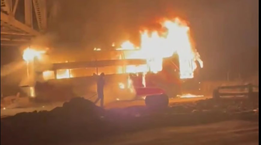 Miracle Escape: 34 Passengers Survive Fiery Bus Blaze on Mumbai-Goa Highway