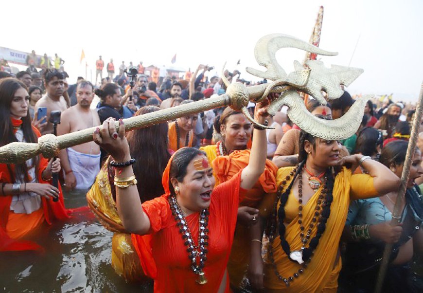 महाकुम्भ : संगम जाने वाले रास्तों पर श्रद्धालुओं का रेला, लखनऊ वार रूम से मॉनिटरिंग कर रहे सीएम योगी