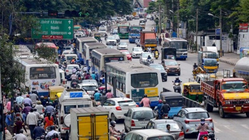 बेंगलुरु के आउटर रिंग रोड पर जाम की स्थिति: फ्लाईओवर बंद होने से यातायात में भारी रुकावट, पुलिस ने दी चेतावनी