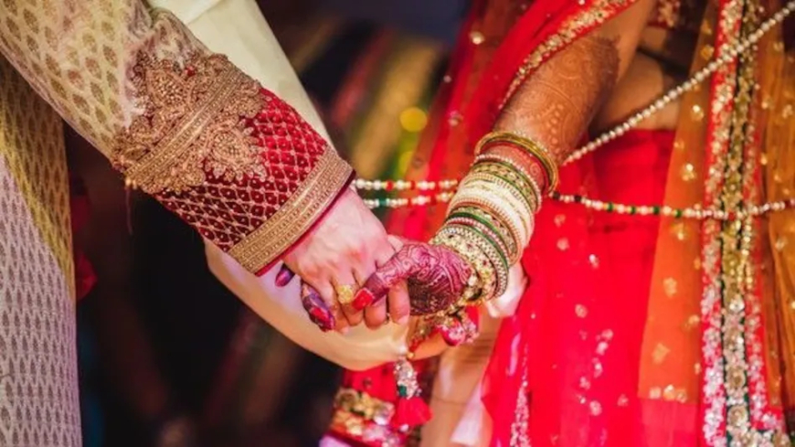 इलाहाबाद : माता-पिता की मर्जी के खिलाफ शादी करने वाले जोड़ों को बिना खतरे के नहीं मिलेगा पुलिस संरक्षण: इलाहाबाद हाईकोर्ट