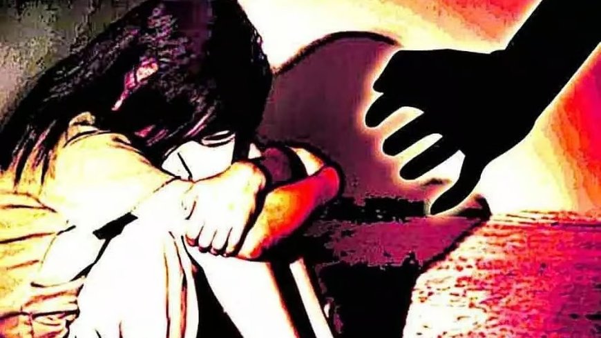 मुख्याधपककडून १७ वर्षीय विद्यार्थिनीचा लैंगिक छळ