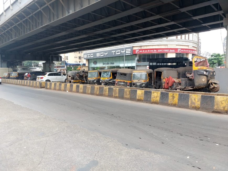 Abandoned Vehicles and Misuse Plague Area Beneath Gokhale Bridge Residents Urge BMC, Traffic Police to Act on Growing Urban Neglect