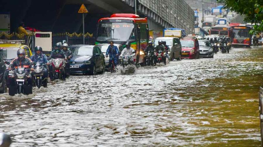 Mumbai Gets Respite from Heavy Rains, But IMD Issues Red Alert for More Showers Today