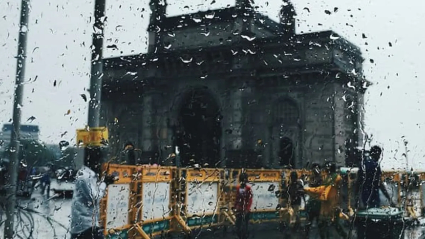 IMD Issues Nowcast Alert for Moderate to Heavy Rainfall in Mumbai and Surrounding Areas