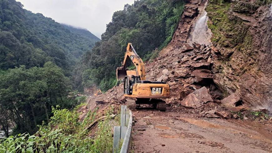 Kedarnath Dham Yatra Temporarily Halted Due to Landslide Debris in Sonprayag’s Munkatia Zone