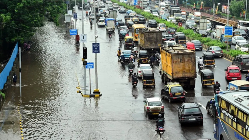 Heavy Rain Batters Mumbai; IMD Issues Nowcast Warning for City and Suburbs