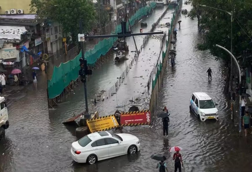 मुंबई में मूसलधार बारिश से जनजीवन प्रभावित: अंधेरी, सायन, कुर्ला समेत कई इलाकों में जलजमाव, आईएमडी ने रेड अलर्ट जारी किया