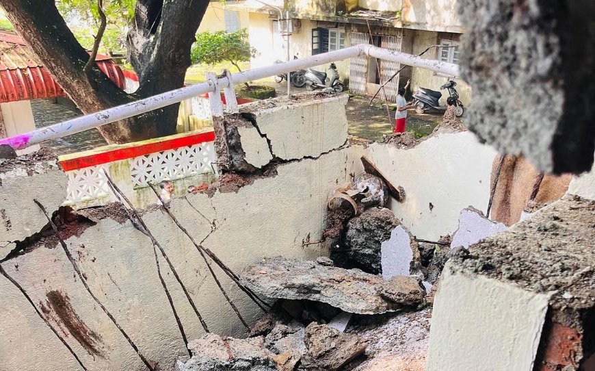 Balcony Slabs Collapse Again in Andheri’s P&T Government Colony Despite Recent Repairs; Residents Allege Negligence