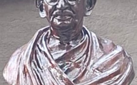 अखेर दहा वर्षांनी होणार महात्मा गांधींच्या अर्धपुतळ्याचे अनावरण नवनिर्वाचित महापौरांच्या हस्ते लोकार्पण माजी विरोधी पक्षनेते आसिफ शेख यांच्या प्रयत्नांना यश