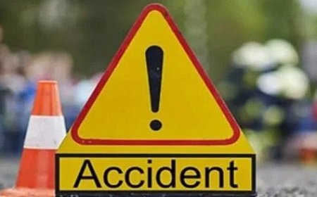 रे रोडजवळ राँग साइडने आलेल्या पोलिसांच्या बोलेरोमुळे भीषण अपघात; कंटेनरखाली चिरडून १३ वर्षीय आयतचा मृत्यू